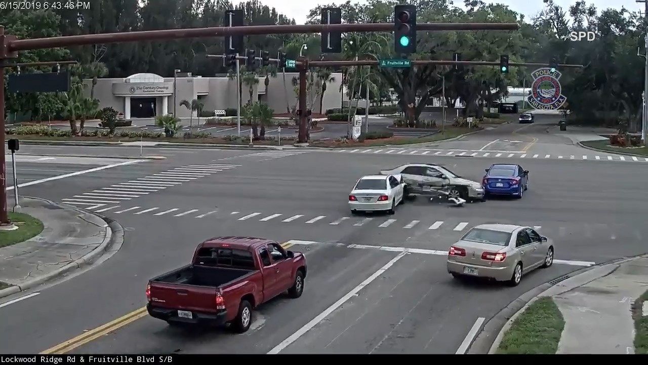 Red light crash caught on camera Suncoast News and Weather Sarasota