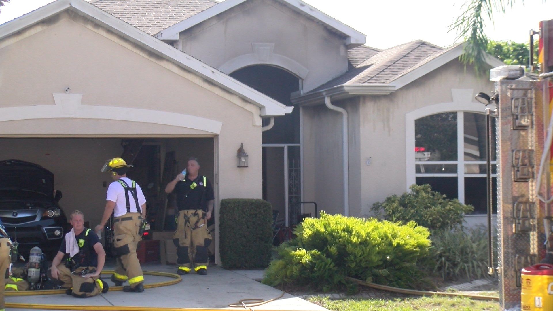 Unidentified body and dog discovered after Sarasota house fire